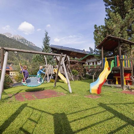 Familien- & Vitalhotel Auenhof Фульпмес Экстерьер фото
